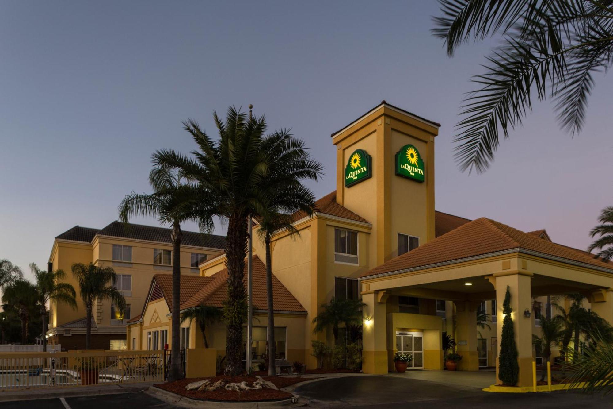 La Quinta By Wyndham Orlando Universal Area - Free Shuttle To Universal Екстериор снимка