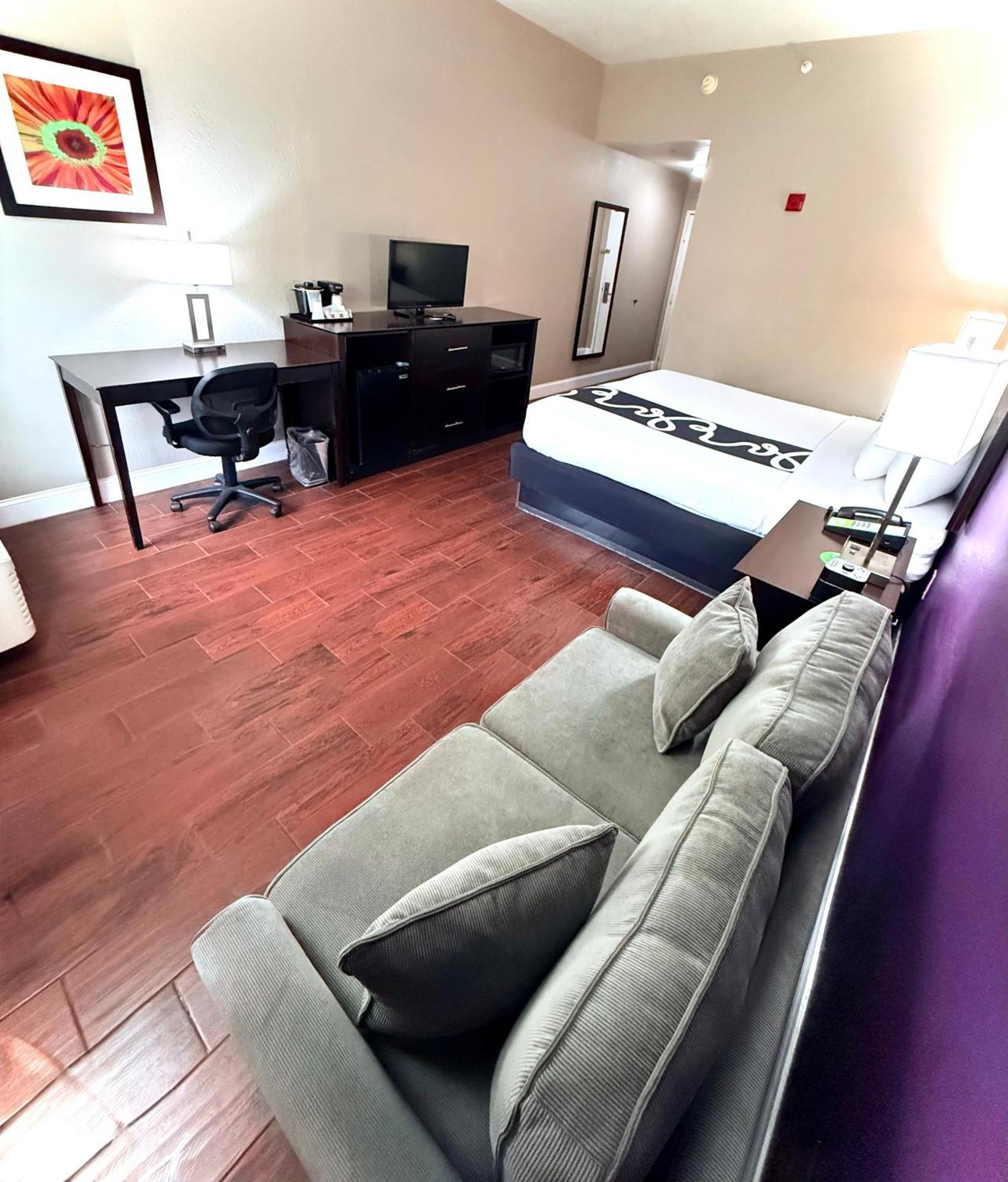 La Quinta By Wyndham Orlando Universal Area - Free Shuttle To Universal Екстериор снимка