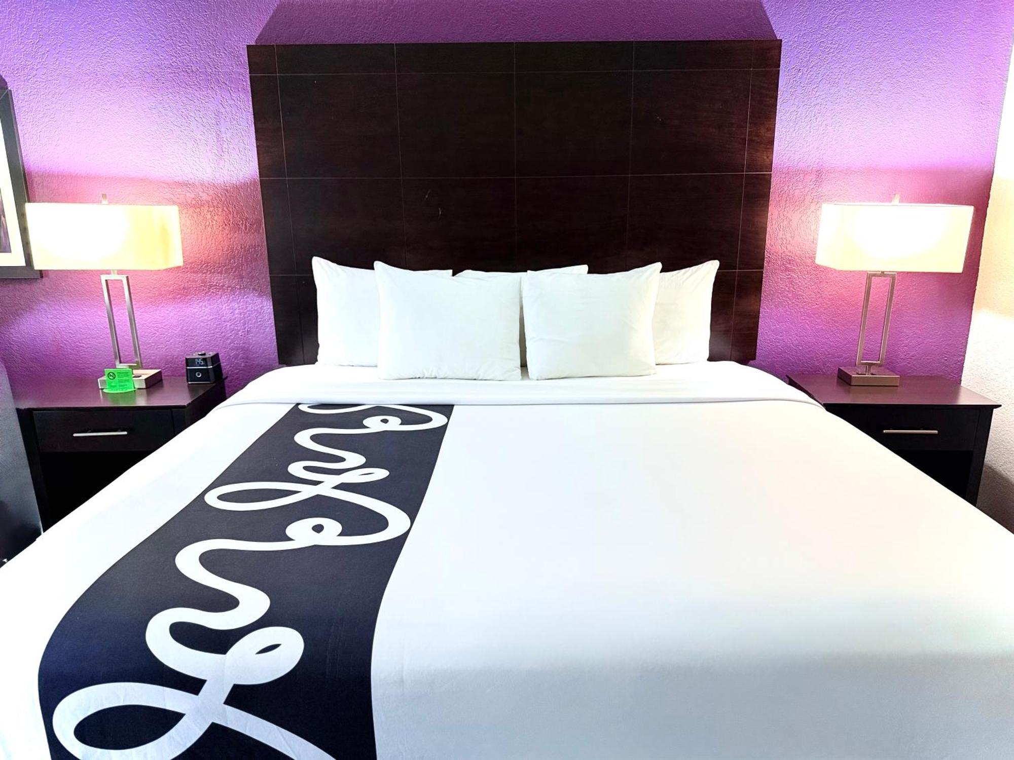 La Quinta By Wyndham Orlando Universal Area - Free Shuttle To Universal Екстериор снимка