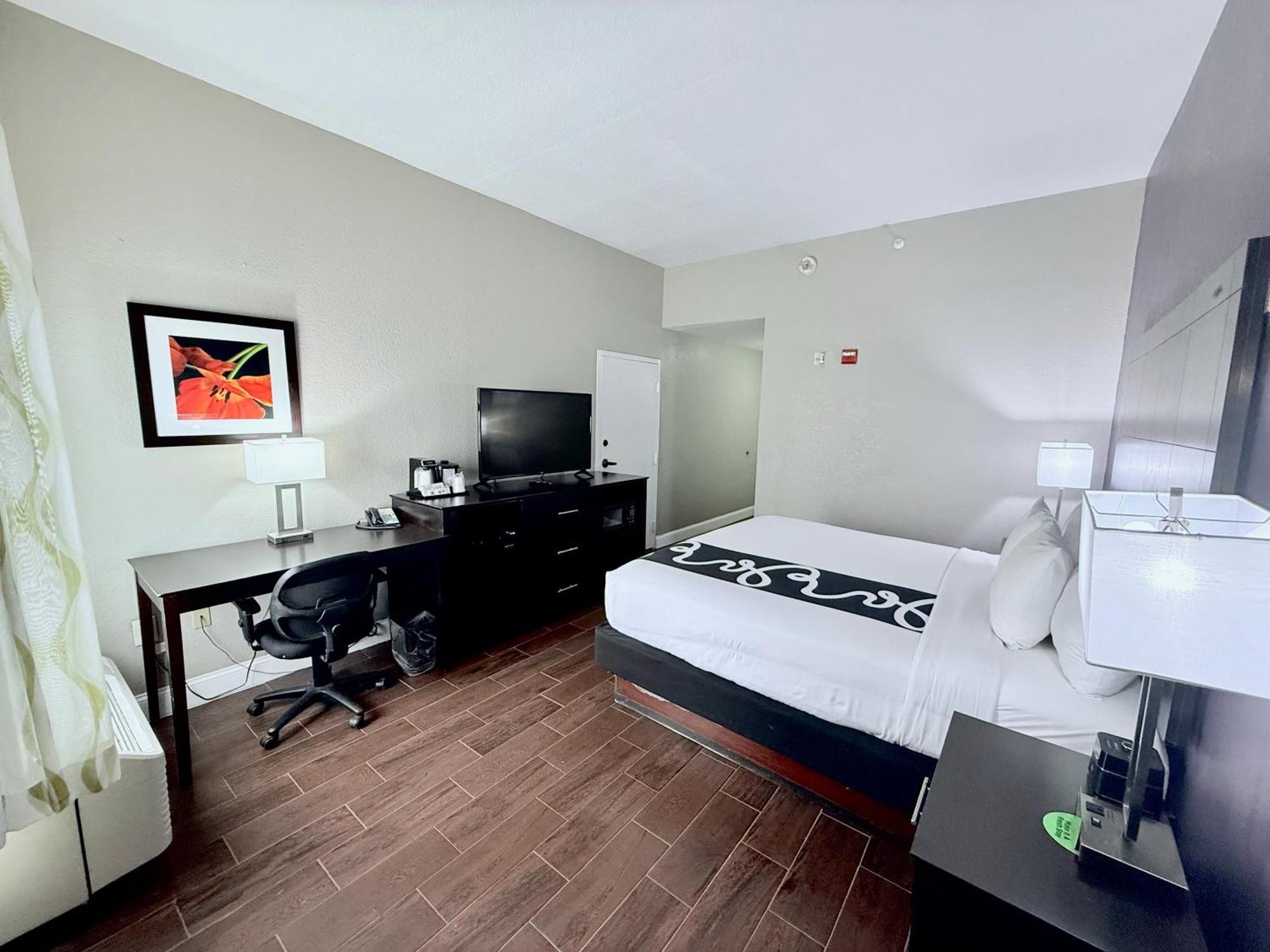 La Quinta By Wyndham Orlando Universal Area - Free Shuttle To Universal Екстериор снимка