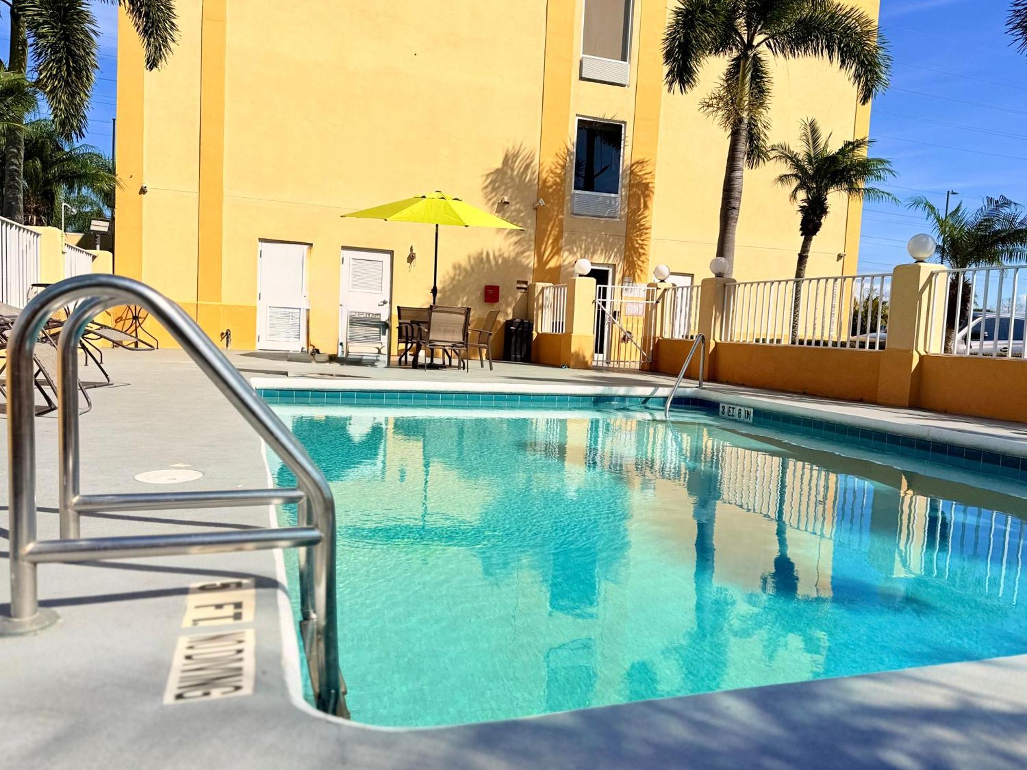 La Quinta By Wyndham Orlando Universal Area - Free Shuttle To Universal Екстериор снимка