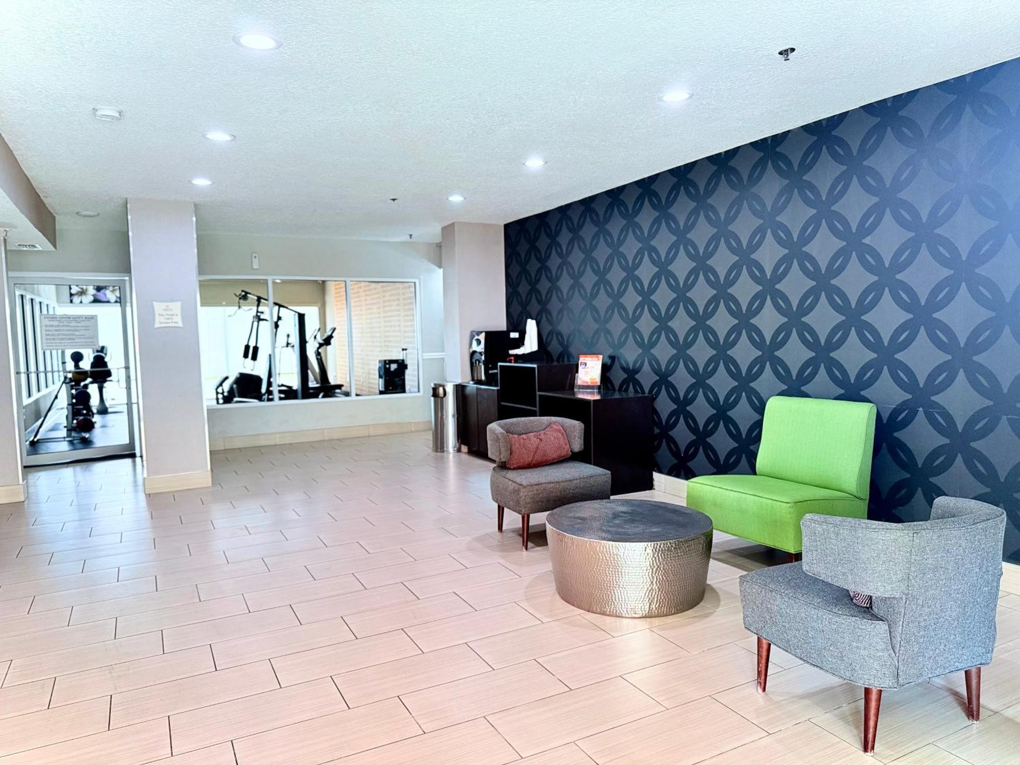 La Quinta By Wyndham Orlando Universal Area - Free Shuttle To Universal Екстериор снимка